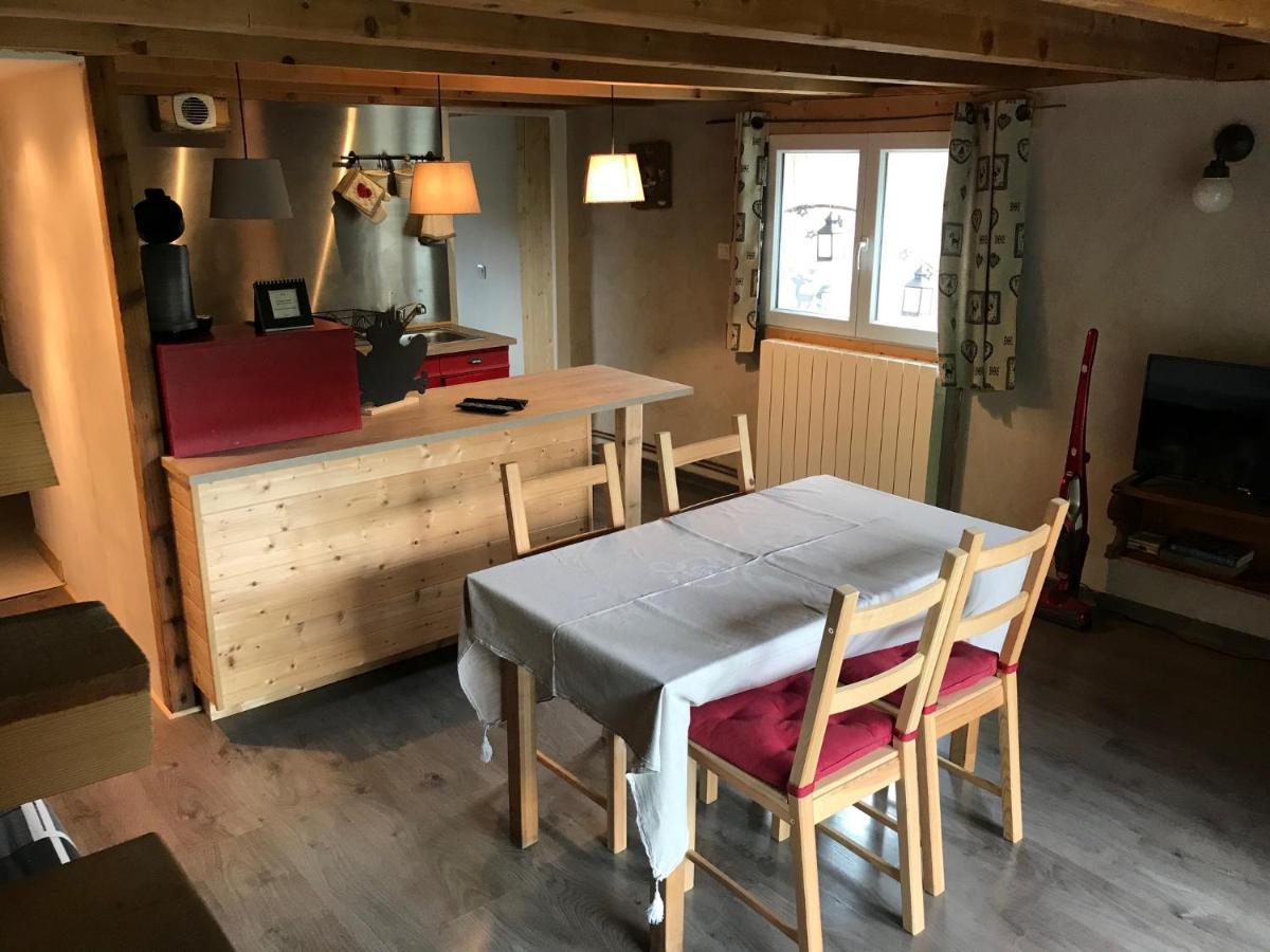 Bed and Breakfast Chez Julie Thollon-les-Memises Exterior foto