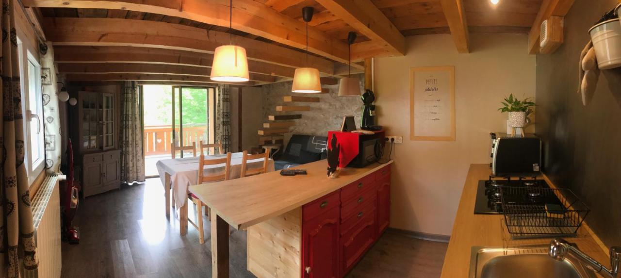 Bed and Breakfast Chez Julie Thollon-les-Memises Exterior foto