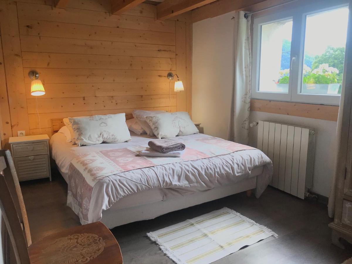 Bed and Breakfast Chez Julie Thollon-les-Memises Exterior foto