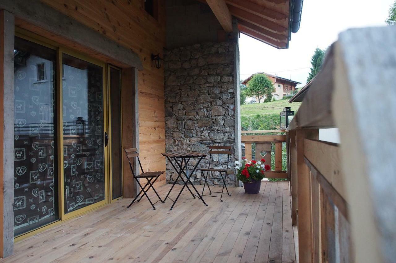 Bed and Breakfast Chez Julie Thollon-les-Memises Exterior foto