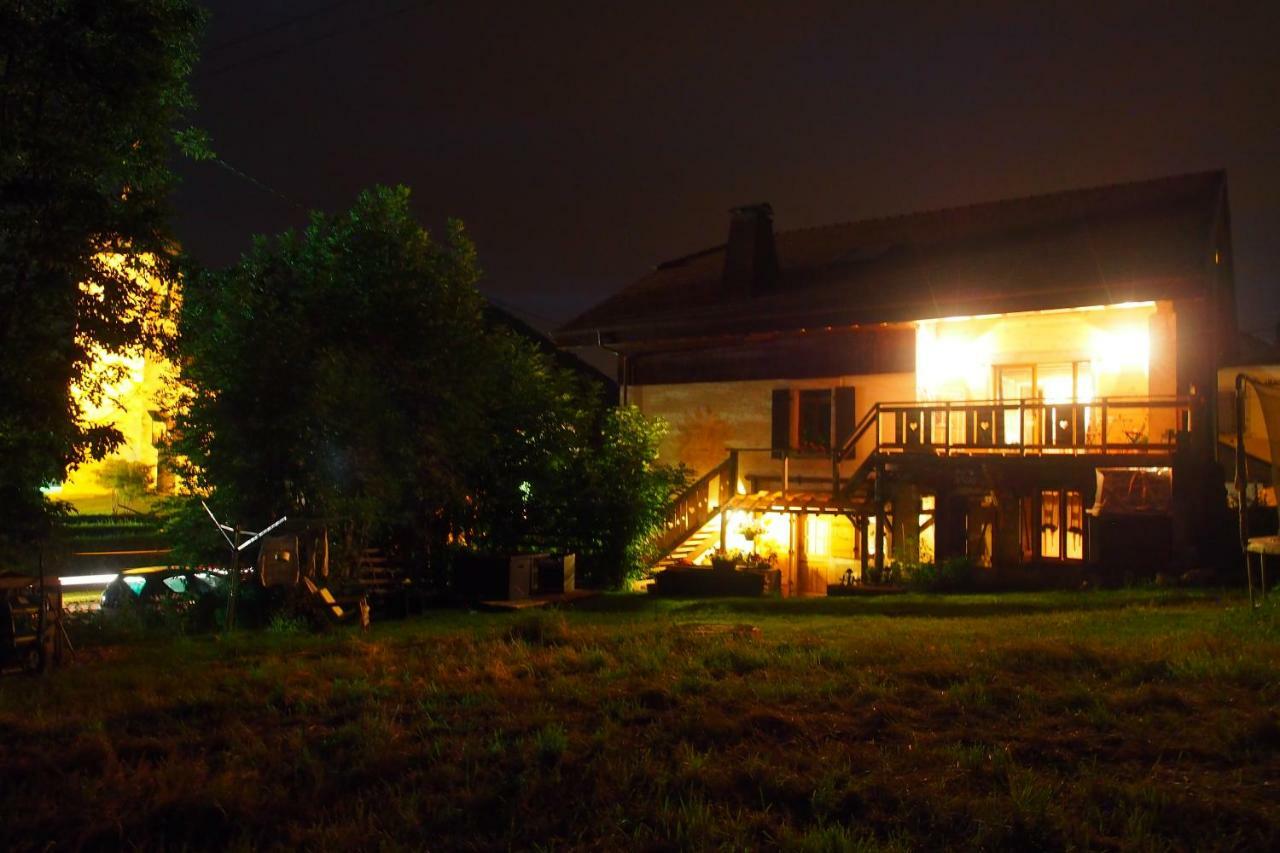 Bed and Breakfast Chez Julie Thollon-les-Memises Exterior foto