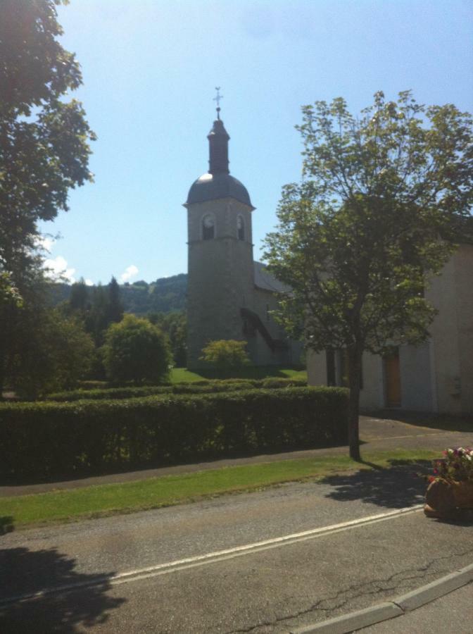 Bed and Breakfast Chez Julie Thollon-les-Memises Exterior foto